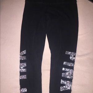 Victoria’s Secret Pink leggings 💖